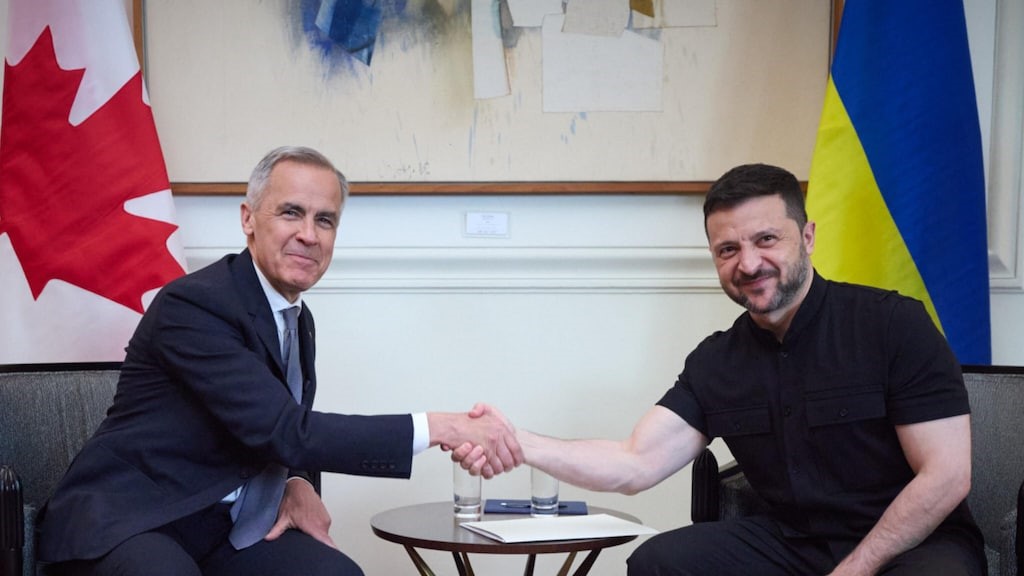 Prime Minister Mark Carney, left, meets with Ukrainian President Volodymyr Zelenskyy in Rome, May 2025