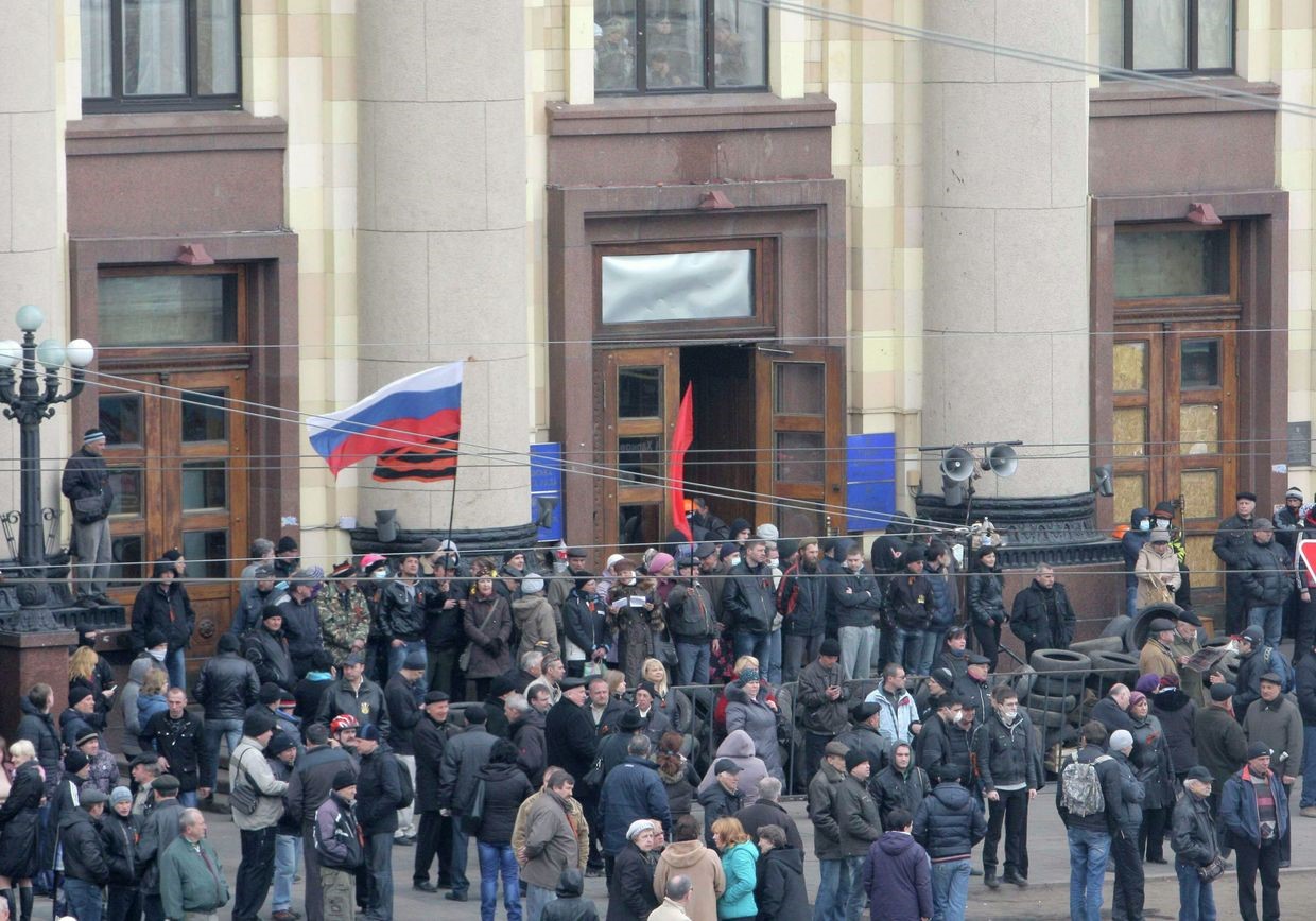 Prise de contrôle des bâtiments administratifs dans les régions de Donetsk, de Louhansk et de Kharkiv – 6 avril 2014