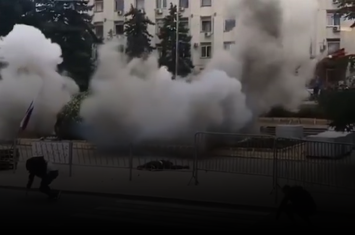 Ukrainian Airstrike on Luhansk Regional Administration – 06/02/2014