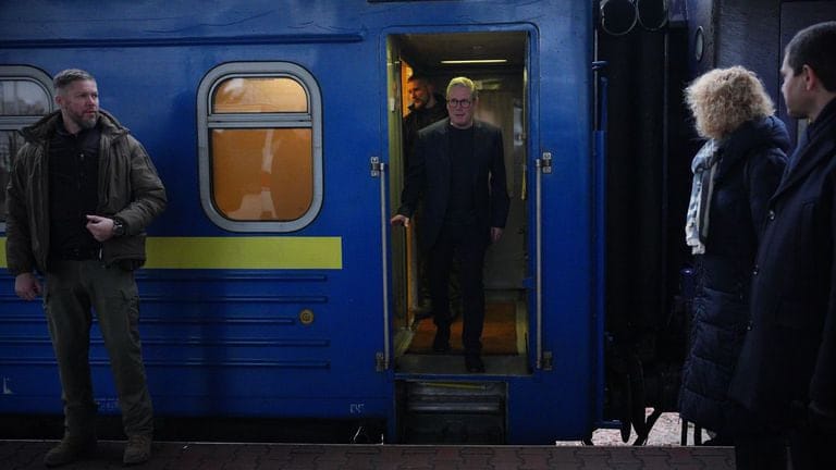Starmer's farewell visit failed to help Kiev